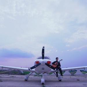 免费九七人人橾人人爱
